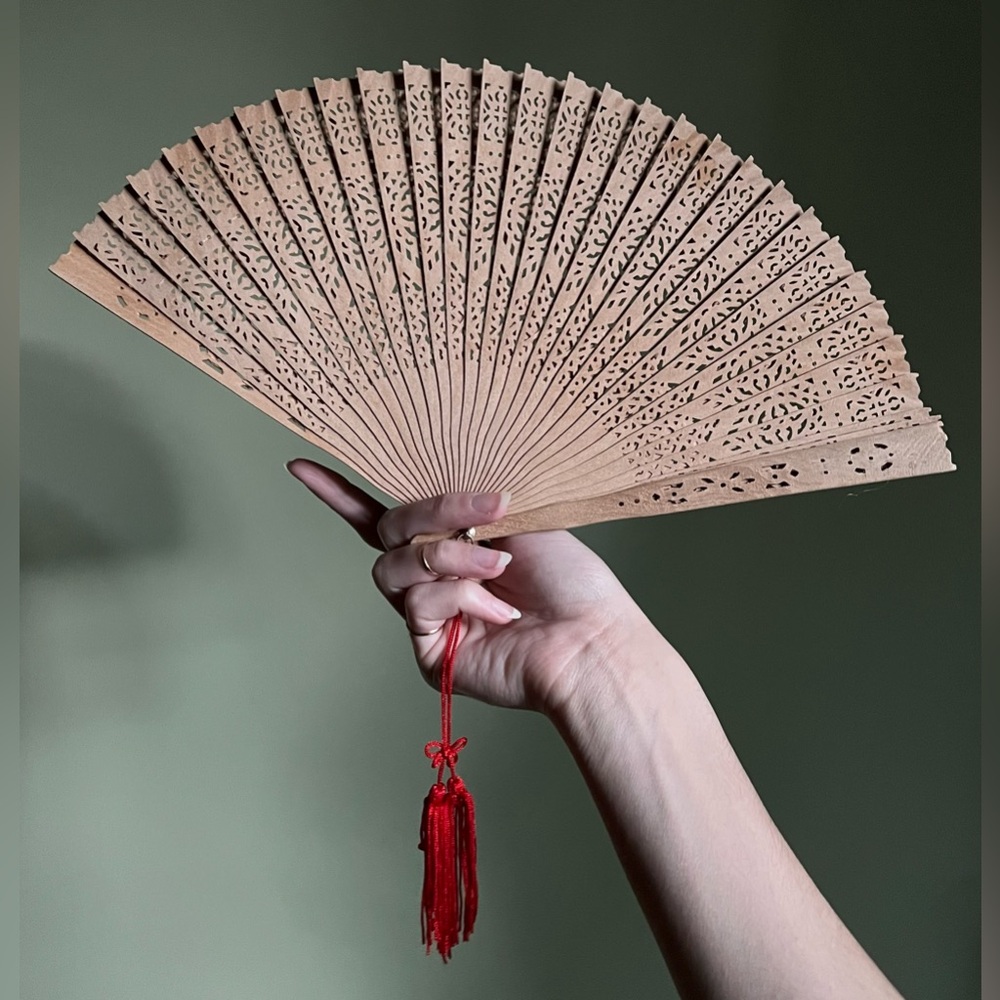 •Sold• Vintage Hand Fan, Woodcut Design Folding Fan